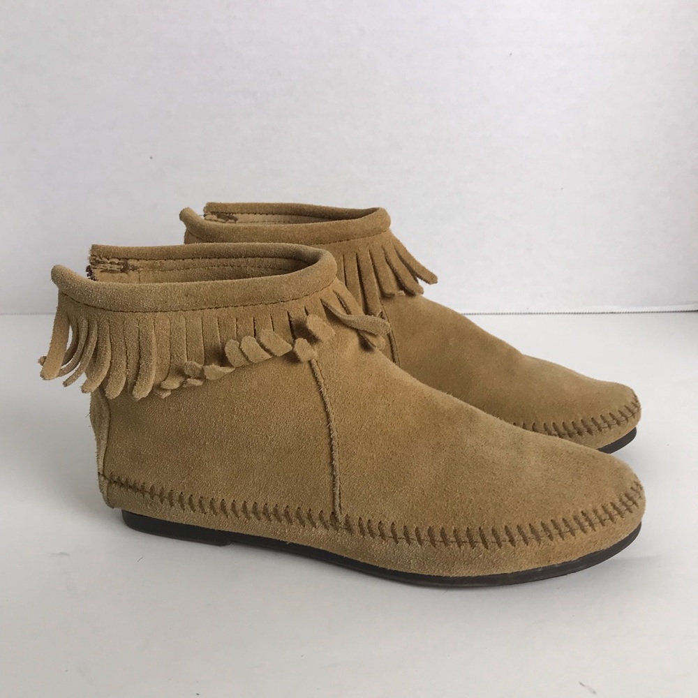 Minnetonka Womens Tan Suede Fringed Moccasin Booties Size 6 Southwestern Boho